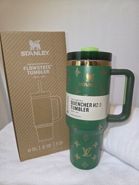 Stanley Green Gold Engraved Logo FlowState Quencher Tumbler 40 Oz